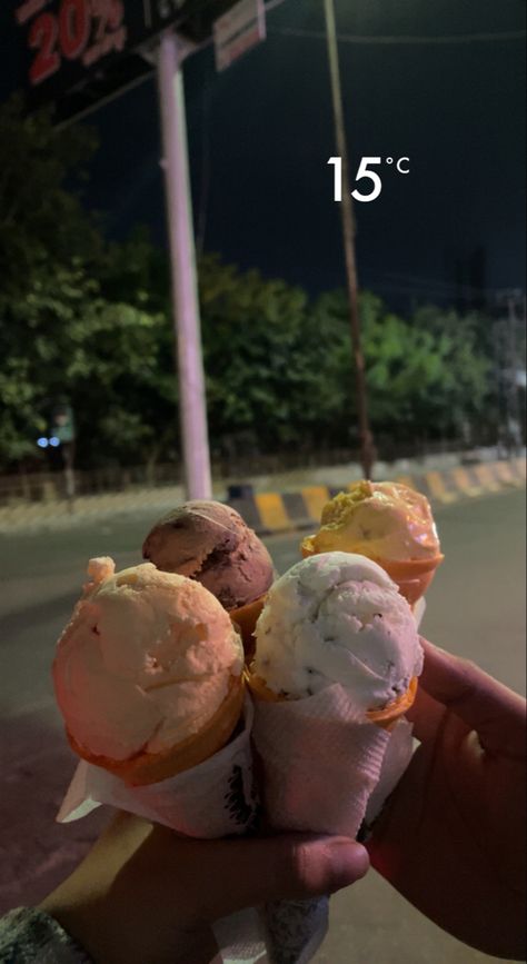 Ice Cream Snap, Fake Best Friends, Creative Snaps, Creative Snaps For Snapchat, Bff Photography, Girly Swag, Nightclub Aesthetic, Food F, Asthetic Picture