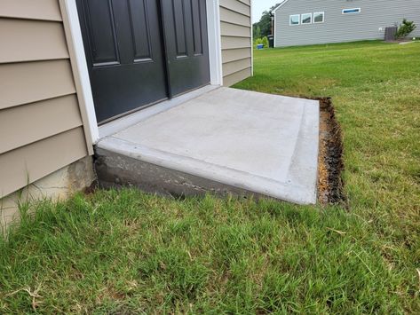 Cement Ramp Porch With Ramp, Ramp Ideas, Wheelchair Ramp Design, Concrete Ramp, Concrete Sheds, Outdoor Ramp, Shed Ramp, Concrete Sealant, Cement Projects