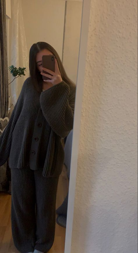 Cozy Clothing Aesthetic, Cosy Aesthetic Outfit, Pyjamas Aesthetic Winter, Cute Winter Pjs, Cute Pjs Aesthetic, Cute Nightwear, Winter Pyjamas, Winter Pajamas Women, Pajamas Aesthetic