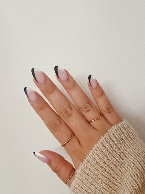 White Almond Nails, Black Almond Nails, White French Nails, French Tip Press On Nails, Graduation Nails, Almond Shape Nails, Almond Nails Designs, Almond Nail, Black Nail Designs