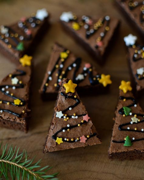 Christmas Brownies, Brownie Fit, Tree Brownies, Nutella Brownie, Christmas Tree Brownies, Oreo Brownie, Jul Mad, Resep Brownies, Läcker Mat