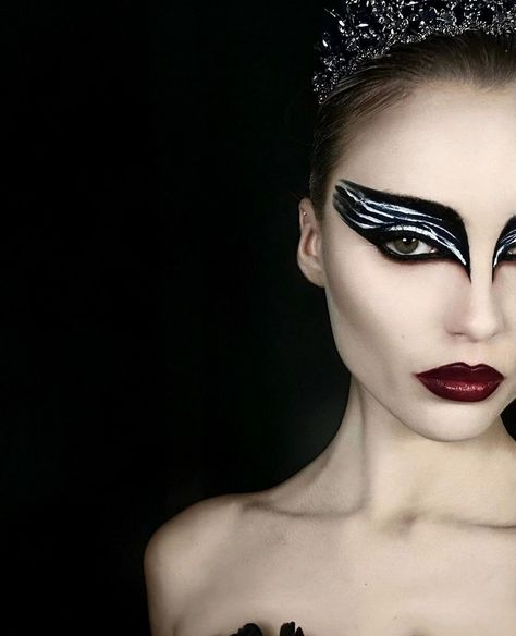 Cath and jest | heartless by Marissa Meyer aesthetic Jest Heartless, Manon Blackbeak Aesthetic, Black Swan Costume Halloween, Catherine Pinkerton, Heartless Aesthetic, Heartless By Marissa Meyer, Black Swan Makeup, Swan Makeup, Manon Blackbeak