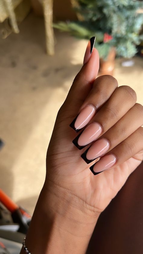 Nails On Black Skin Acrylic, American Manicure With Sparkle, Acrylics On Brown Skin, Black French Tip Design Nails, Acrylic Nails Inspiration Summer, Black Nails Inspo Square, Deep French Tip Nails, Nail Ideas Black Women, Nails On Black Skin