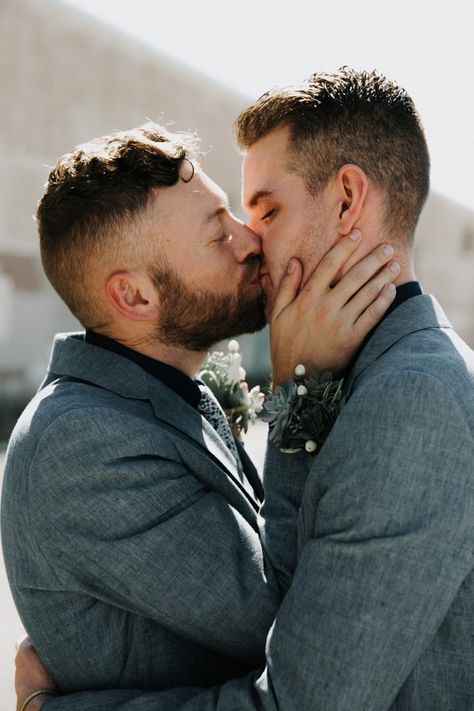 Gay Aesthetic, Men Kissing, Knoxville Wedding, Lgbt Love, Gay Romance, Lgbtq Wedding, Gay Wedding, Love Is Love, Two Men