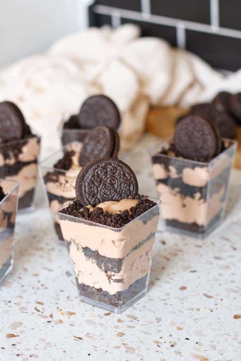 Dessert Smoothies, No Bake Oreo Dessert, Dessert Shooters Recipes, Desserts Summer, Dessert Cups Recipes, Dessert Oreo, Mini Dessert Cups, Shower Desserts, Slow Cooker Desserts