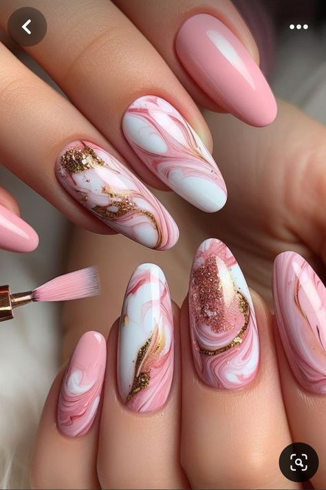 Nails Pink Design Ideas, Pink Nails Nail Art, Gel Nails Ideas 2024, Light Pink Marble Nail Designs, Pink Marmor Nails, Pastel Marble Nail Art, Fun Summer Almond Nails, Cute Unique Nail Ideas, Unique Nails Design