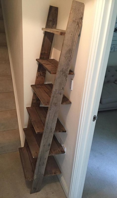 Rak Sepatu Diy, Diy Shoe Rack Ideas, Wood Shoe Rack, Diy Shoe Rack, Pallet Decor, Wooden Ladder, Pallet Crafts, Reclaimed Pallet Wood, Ladder Shelf