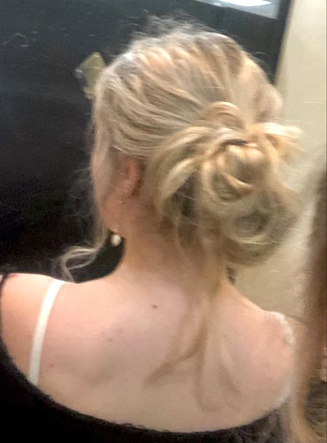 blonde, bleach blonde, messy bun, fitting room picture, blonde bun, ballerina Blonde Hair Updo Messy, Messy Blonde Ponytail, Blond Messy Bun, Blonde Singer Aesthetic Faceless, Curly Blonde Ponytail, Blonde Bun Aesthetic, Dyed Hair For Dirty Blonde, Messy Blonde Hair Aesthetic, Blonde Hair In Bun