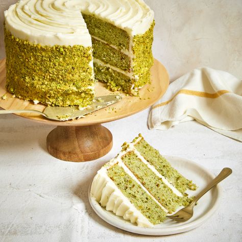 Pistachio Cake With Cream Cheese Frosting, Pistachio Layer Cake Recipe, Fancy Layer Cakes, Cake With Pistachio Cream, Pistachio Cream Cheese Frosting, Pistachio Layer Cake, Pistachio Wedding Cake, Pistachio Birthday Cake, Pistachio Cake Decoration