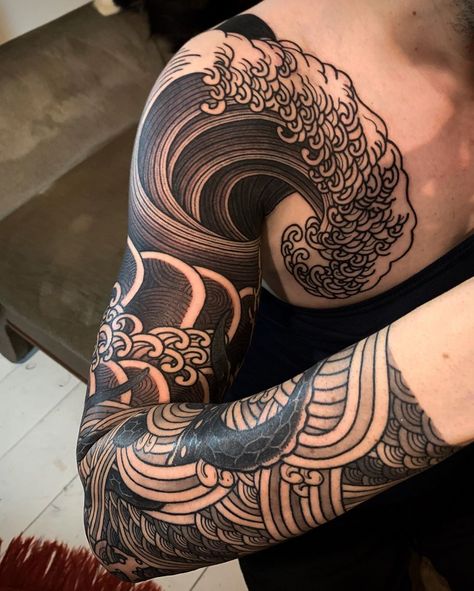 Nissaco on Instagram: “different angle of completed a little while ago. The left arm begins by gakkin from October 2020.  Then we will start the collaboration of…” Wave Tattoo Sleeve, Yakuza Style Tattoo, Japanese Water Tattoo, Japanese Wave Tattoos, Water Tattoo, Blackout Tattoo, Handpoke Tattoo, Muster Tattoos, Ocean Tattoos