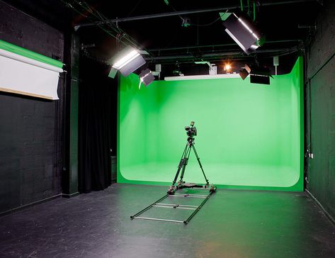 The Green Screen Studio Green Screen Setup, Green Screen Studio, Green Screen Photo Booth, Best Green Screen, Green Screen Photography, Computer Mockup, Diy Screen Door, Green Screen Photo, Touch Screen Design