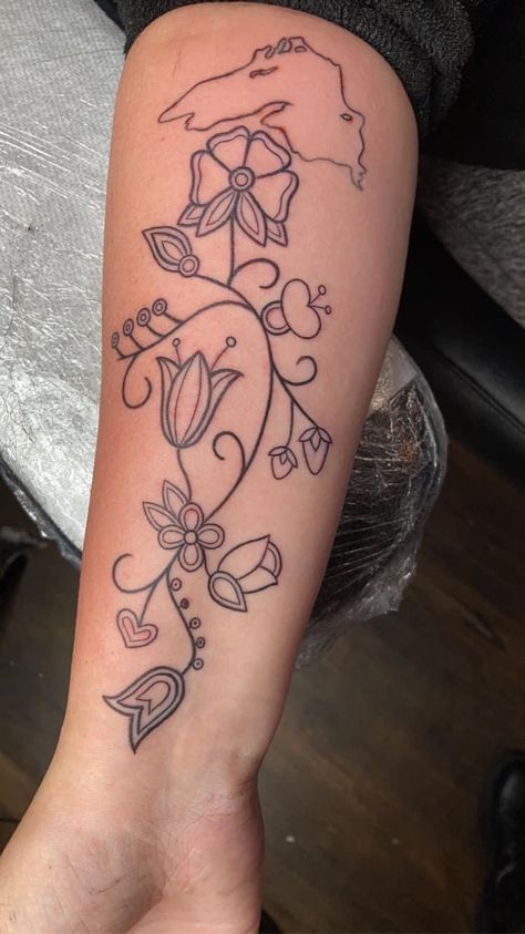 Indigenous Flower Tattoo, Ojibwe Floral Tattoo, Woodland Flower Tattoo, Indigenous Floral Tattoo, Native American Floral Tattoo, Native Floral Tattoo, Native American Flowers Tattoo, Native American Floral Design, Ojibwe Floral Design Tattoo