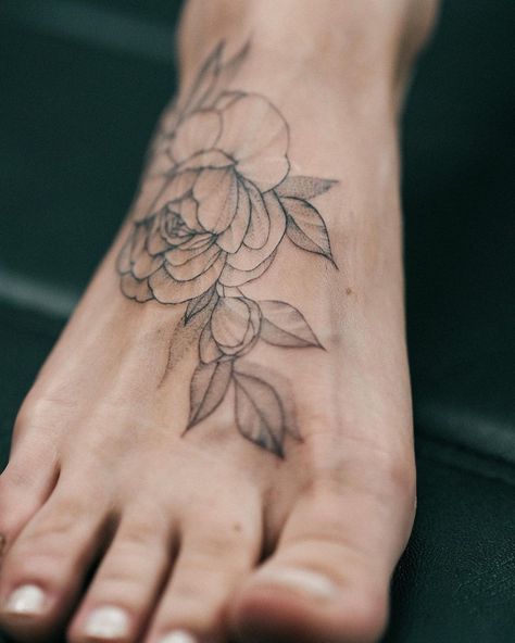 Alina | Fineline Tattoo Artist on Instagram: “What do you think about foot tattoos? Yes or No? 🥰 . . . #foottattoo #peonyrose #healedtattoos #hanover #singleneedle #hannover…” Floral Foot Tattoo, Harry Styles Tattoos, Fineline Tattoo, Peonies Tattoo, Cover Up Tattoo, Foot Tattoo, Yes Or No, Feminine Tattoos, Foot Tattoos