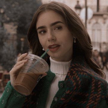 Emily In Paris Aesthetic, Emily In Paris Lily Collins, ليلي كولينز, Emily In Paris Fashion, Emily Cooper, Emily In Paris Outfits, Lily Collins Style, Paris Aesthetic, Paris Outfits