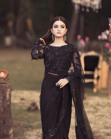 Black Saree Designs, Black Sari, Sarees For Girls, Latest Bridal Dresses, Fancy Sarees Party Wear, Pakistani Fancy Dresses, Beautiful Pakistani Dresses, Saree Designs Party Wear, Salwar Kamiz