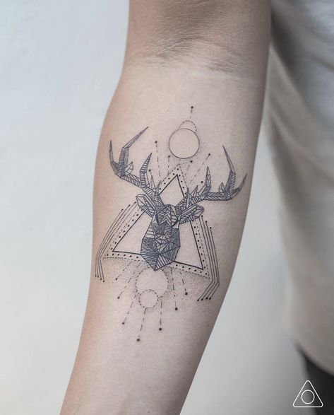 Realistic Deer Tattoo, Deer Tattoo Meaning, Stag Tattoo Design, Animal Tattoo Meanings, Fawn Tattoo, Deer Tattoo Designs, Stag Tattoo, Crab Tattoo, Tattoo Meanings