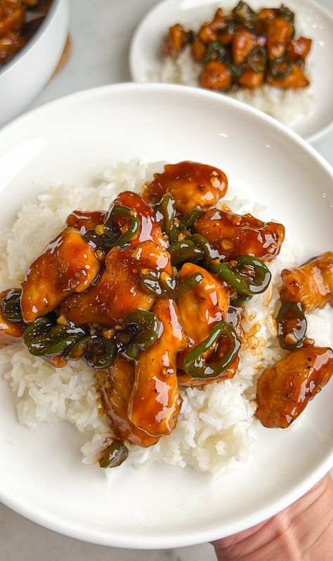 Sticky Jalapeno Chicken Crispy Honey Chicken, Rice And Broccoli, Batch Baking, Restaurant Copycat, Pork Recipes For Dinner, Apricot Chicken, Healthy Baked Chicken, Jalapeno Recipes, Jalapeno Chicken