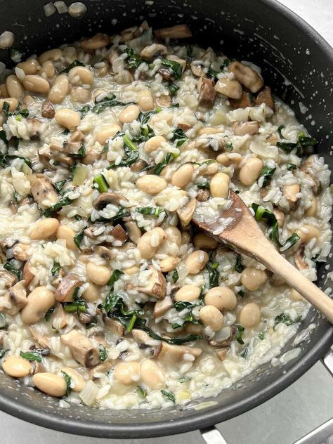 Risotto Vegetarian, Kale Risotto, Bean Risotto, Kale White Bean, Mushroom Kale, Vegetarian Risotto, Soup Appetizers, Rice Varieties, Simple Meals