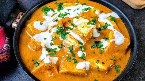 Paneer Angara is a delicious dish with a smoky flavor. It is prepared with the help of coal to enhance the taste of the dish. Learn to make Restaurant style Paneer Angara at home. Sahi Paneer, Shrimp Tikka Masala, Lamb Tikka Masala, Shahi Paneer Recipe, Mango Chicken Curry, Chicken And Pastry, Butter Paneer, Butter Masala Recipe, Vegetable Samosa