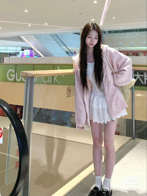 Wonyoung Outfits Aesthetic, Soft Pink Winter Outfit, Coquette Girl Aesthetic Outfits, Kawaii Soft Outfits, Wonyoungism Outfit Ideas, Cute Pink Outfits Aesthetic Korean, Y2k Outfits Coquette, Cute Soft Outfits Aesthetic, Wonyoung Inspo Outfit