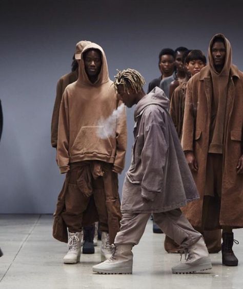 Ian Connor at Yeezy Season 2 NYFW Yeezy Season 1, Yeezy Collection, Yeezy Season 2, Ian Connor, Kanye Yeezy, Yeezy Fashion, Yeezy Outfit, Yeezy Season, Style Japonais