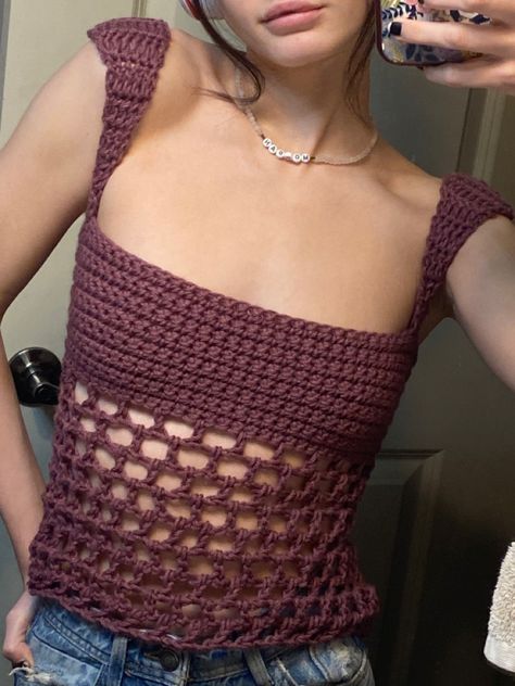 crochet, handmade top, made by me <3 Make Crop Top, Crochet Tank Top Outfit, Crop Top Tutorial, Latest Fashion Trend, Crochet Tank Tops, Crop Top Pattern, Crochet Crop Top Pattern, Crochet Summer Tops, Crochet Circles