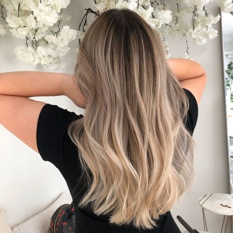 GABRIELLA ELISE on Instagram: “Full head of balayage // Bond rebuilder // Root Shadow // Toner // Haircut & blowdry 🤩⠀⠀⠀⠀⠀⠀⠀⠀⠀ .⠀⠀⠀⠀⠀⠀⠀⠀⠀ .⠀⠀⠀⠀⠀⠀⠀⠀⠀ .⠀⠀⠀⠀⠀⠀⠀⠀⠀ .⠀⠀⠀⠀⠀⠀⠀⠀⠀…” Balayage, Level 6 Root Balayage, Balayage With Root Shadow, Balayage Hair Blonde Light Roots, Shadow Root Balayage Blonde, Blonde Brown Shadow Root, Root Shadow Highlights, Full Blonde Highlights With Shadow Root, Beige Blonde Hair Root Smudge