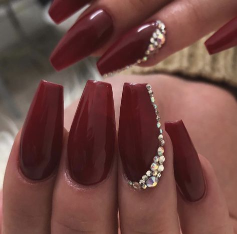 Red Nails Ideas Homecoming, Prom Nail Ideas Burgundy, Red And Gold Nails With Rhinestones, Wine Red Nails With Rhinestones, Dark Red Nails For Prom, Prom Nails Burgundy Dress, Burgundy Nails With Diamonds, Burgundy Rhinestone Nails, Red Diamond Nail Designs