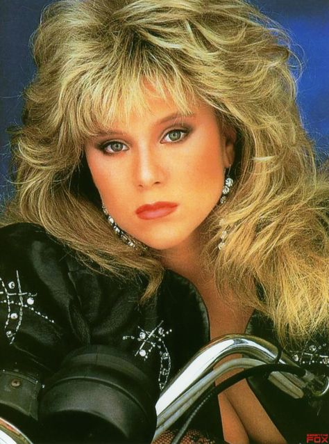 naughty girls needed love, too, in the 80s - Samantha Fox Samantha Fox 80s, 80s Women, 80s Hair, Beauty Icons, Blonde Beauty, Female Singers, Big Hair, Up Girl, A Woman