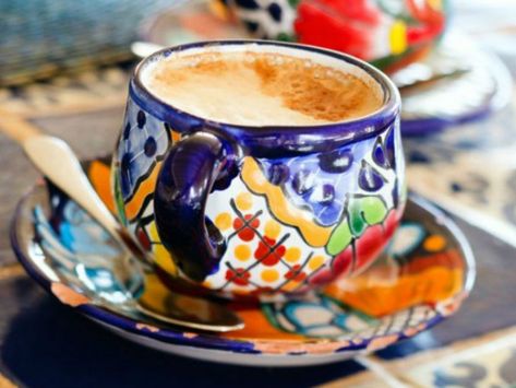 Receta-de-atole-de-manzana Mexican Mocha, Colorful Dinnerware, Mexican Colors, Mexican Coffee, National Coffee Day, Coffee Music, Native American Pottery, Mexican Decor, Mexican Pottery