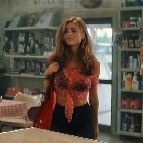 Wild Things 🐊 Kelly #deniserichards #deniserichardscharacters #wildthings #wildthingsmovie #wildthing #moviefashion #moviecharacterfashion… Chica Punk, Look 80s, 70s Inspired Fashion, Denise Richards, 90s Hairstyles, 90s Fashion Outfits, 90s Outfit, Movie Fashion, Outfit Look