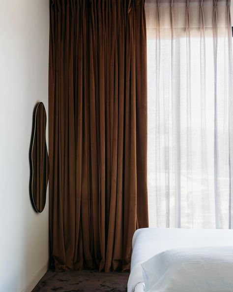 I do love velvet drapes, lifts the luxe factor immediately. Drapery Inspiration, Velvet Drapery, Velvet Drapes, Brown Bedroom, Velvet Curtains, Gold Velvet, Linen Curtains, Do Love, Window Treatments