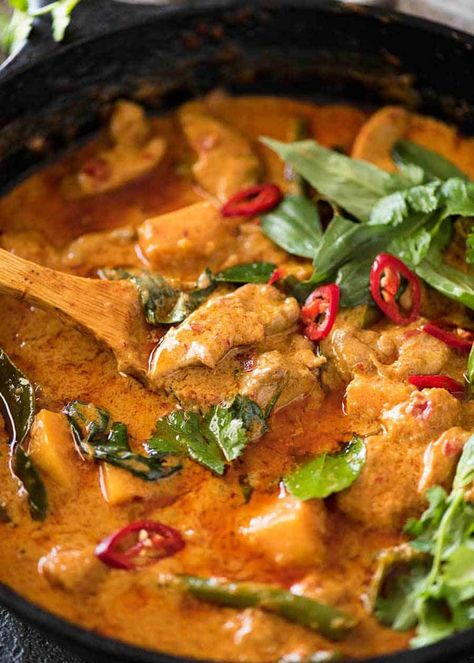 Thai Red Curry Paste Recipe, Thai Red Curry Recipe, Red Curry Recipe, Thai Curry Recipes, Red Curry Chicken, Homemade Curry, Recipetin Eats, Paste Recipe, Red Curry Paste