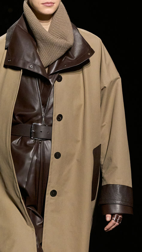 Brown Fashion Aesthetic, Hermes 2024, Hermes Runway, Fashion Trend Forecast, Suede Coat, Trendy Fall, Freedom Of Movement, Autumn Outfit, 가을 패션