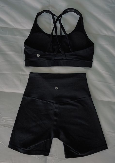 Workout Shorts Aesthetic, Lululemon Leggings Aesthetic, Gym Shorts Aesthetic, Work Out Clothes Aesthetic, Lulu Biker Shorts Outfit, Lululemon Set Aesthetic, Lululemon Biker Shorts Outfit, Lululemon Workout Set, Cute Workout Outfits Aesthetic