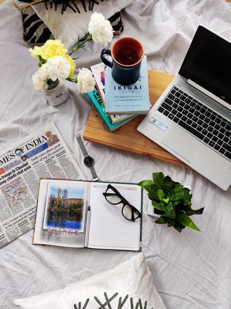 Work desk!! Flat Lay Ideas, Desk Flatlay, Work Desk, Flat Lay, Desk