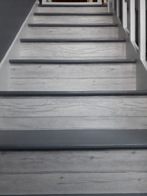 Grey wood effect stair risers Staircase With Grey Floor, Grey Stained Stairs, Black And Gray Stairs, Gray Staircase, Grey Staircase, Railing Makeover, Staircase Renovation, Stair Railing Makeover, Gray Stairs