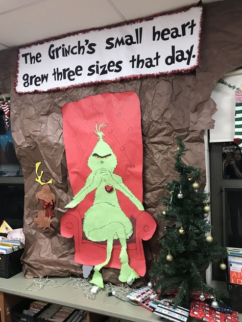 Whoville Classroom, Decorating 2023, Whoville Christmas Decorations, Friends Room, Hallway Decorations, Christmas Hallway, Door Decorations Classroom Christmas, Classroom Christmas Decorations, Christmas Door Decorating Contest