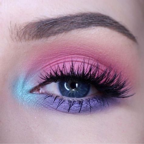 21 Pink and Purple Eye Makeup Looks > CherryCherryBeauty.com Makeup Forever Concealer, Diy Makeup Brush Cleaner, Festival Make Up, Hazel Eye Makeup, 80s Makeup, Make Up Tutorials, Purple Eye Makeup, Rainbow Makeup, Makeup Beginners