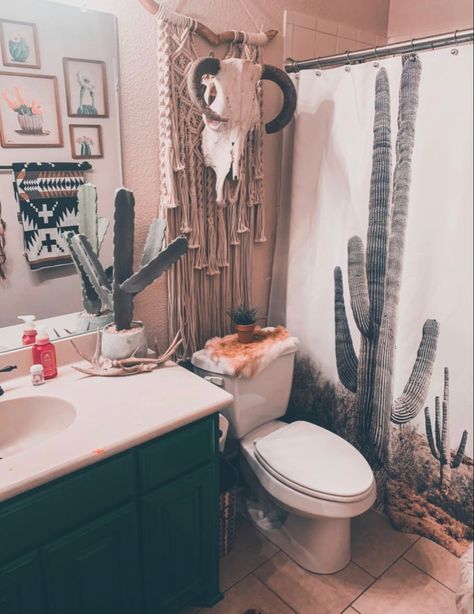 #punchy #cowgirl #cowprint #decor #yeehaw #howdy #western #bathroom #bathroomideas #aztec Western Bathrooms, Western Bathroom Decor, Western Bedrooms, Western Bathroom, Western Farmhouse, Western Bedroom Decor, Ranch House Decor, Western Rooms, Western Bedroom