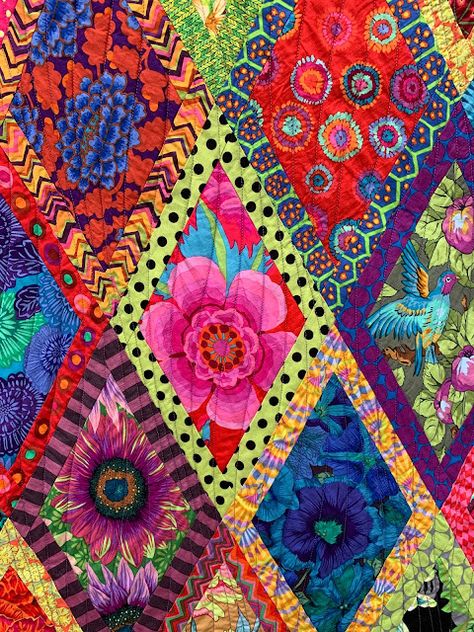 Wendy's Quilts and More: Bordered Diamonds Patchwork, Bordered Diamonds Quilt Pattern, Diamond Quilts Ideas, Kaffee Fassett Quilts, Kaffe Quilts, Floral Quilts, Bright Quilts, Kaffe Fassett Quilts, Quilting Designs Patterns