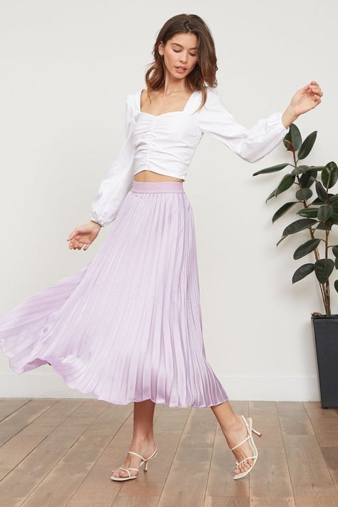 Light Purple Skirt Outfit, Lavender Skirt Outfit, Long Flowy Skirt Outfit, Lavender Clothes, Light Purple Skirt, Purple Skirt Outfit, Lavender Skirt, Neon Prom Dresses, Skirt Outfit Ideas