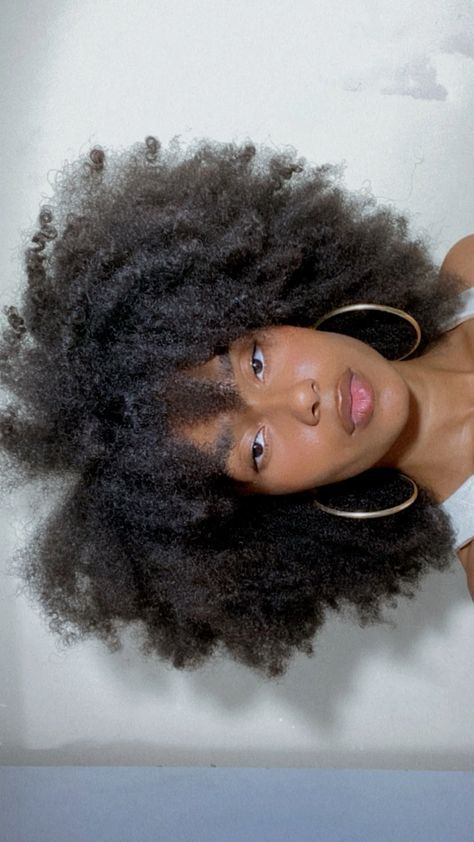 Picked Out Afro, Natural Hairstyles Type 4 Hair, Afro Hairstyles Black Women, Natural 4c Hairstyles For Black Women, Afro Hair Aesthetic, 4c Fro, Black Curly Afro, 4b Afro, Afro Updo