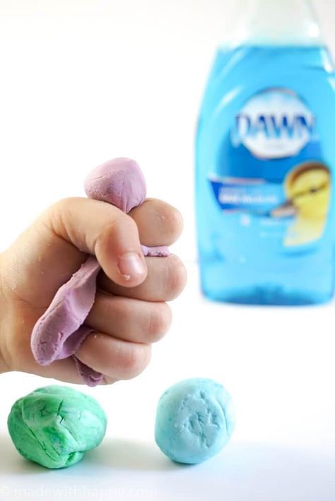 How To Make Putty, Homemade Putty, Silly Putty Recipe, Diy Silly Putty, Homemade Silly Putty, Putty Recipe, Therapy Putty, Homemade Face Paints, Homemade Paint