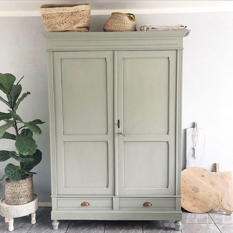 Sage Green Armoire, Painted Wardrobe Ideas, Painted Wardrobes, Armoire Makeover, Loft Inspiration, Painted Armoire, Diy Furniture Videos, Painted Wardrobe, Swedish Cottage