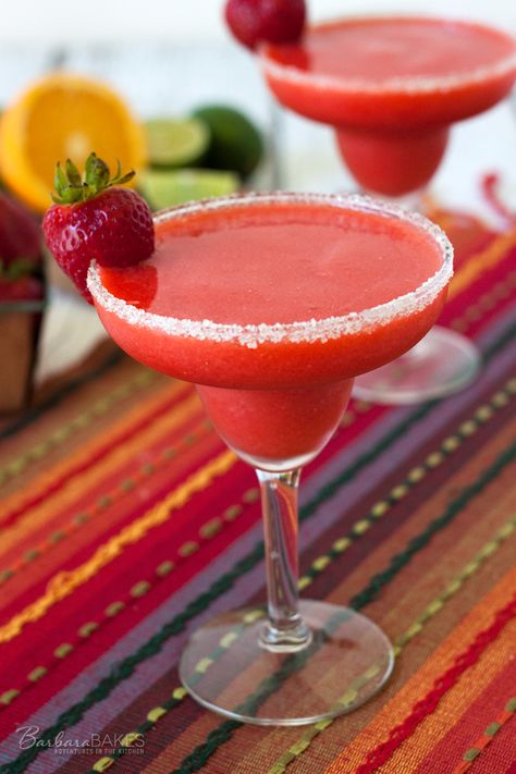 Virgin Strawberry Margarita Recipe, Virgin Strawberry Margarita, Virgin Margarita, Summer Drinks Nonalcoholic, Frozen Strawberry Margarita, Strawberry Margarita Recipe, New Years Eve Drinks, Summer Drinks Alcohol, Non Alcoholic Cocktails