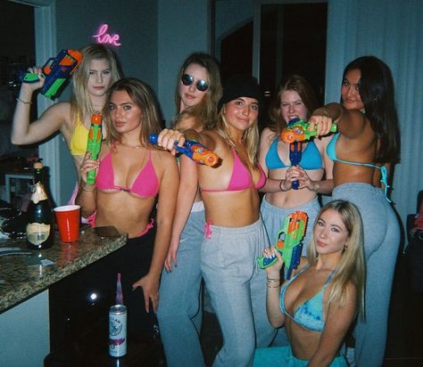 2000s Pool Party Aesthetic, Beach Theme College Party, Miami Halloween Costumes, Beach Theme Outfit Parties, Beach Frat Party Outfit, 2000s Pool Party Outfit, Spring Breakers Outfit, Y2k Pool Party Outfit, 2000s Slumber Party Aesthetic