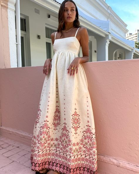 All Posts • Instagram Coco Lola, Spaghetti Strap Long Dress, Long Linen Dress, Spaghetti Strap Maxi Dress, Mini Robes, Italy Trip, Sling Dress, Loose Outfit, Italian Summer