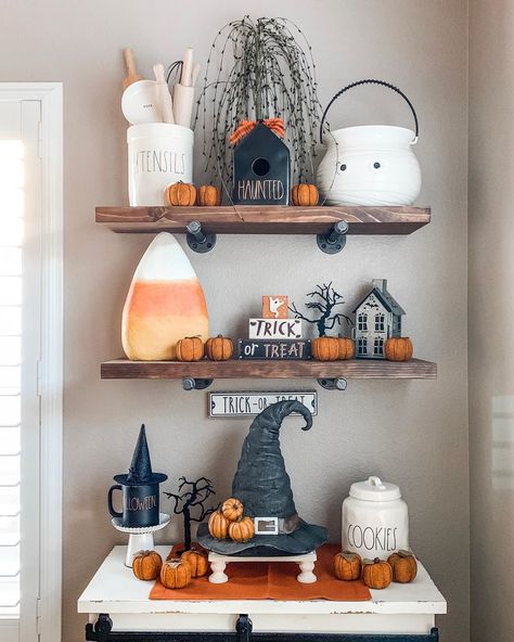 Cori 👸🏻 on Instagram: “A little late to the Halloween decor party. But here is some of it.  For whatever reason, this year took FOR. EVER. to get done. I hope…” Halloween Decor Party, Diy Halloween Home Decor, Farmhouse Halloween, Spooky Halloween Decorations, Halloween Kitchen, Fall Thanksgiving Decor, Diy Simple, Fall Halloween Crafts, Theme Halloween