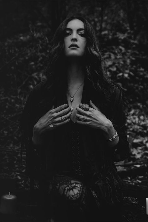 Dark Moody Photoshoot, Moody Photoshoot, Tumblr Photoshoot, Candle Photoshoot, Dark Beauty Fashion, Witchy Women, Portrait Nature, Witch Photos, Gothic Photography